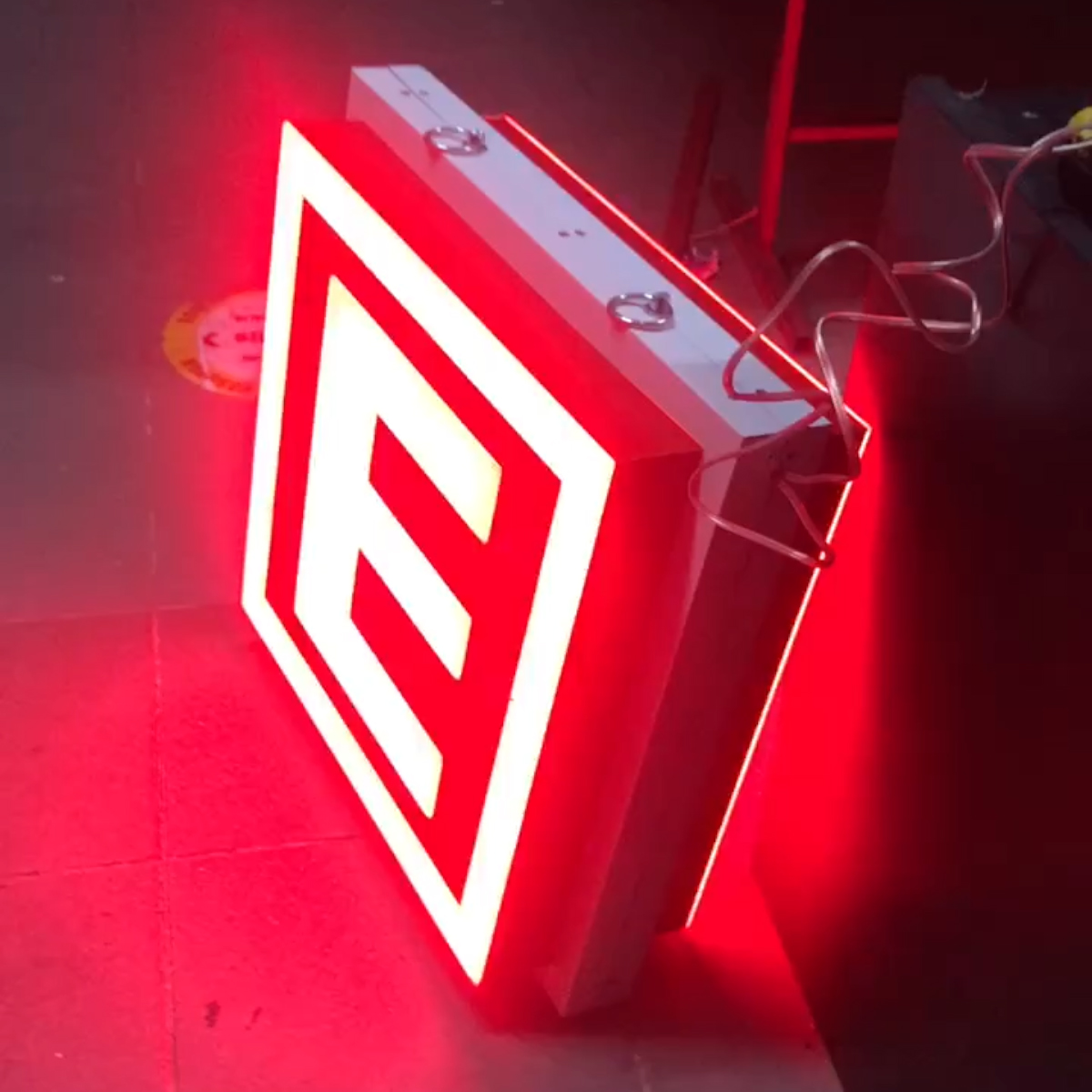E Logo Pleksi Kutu Tabela