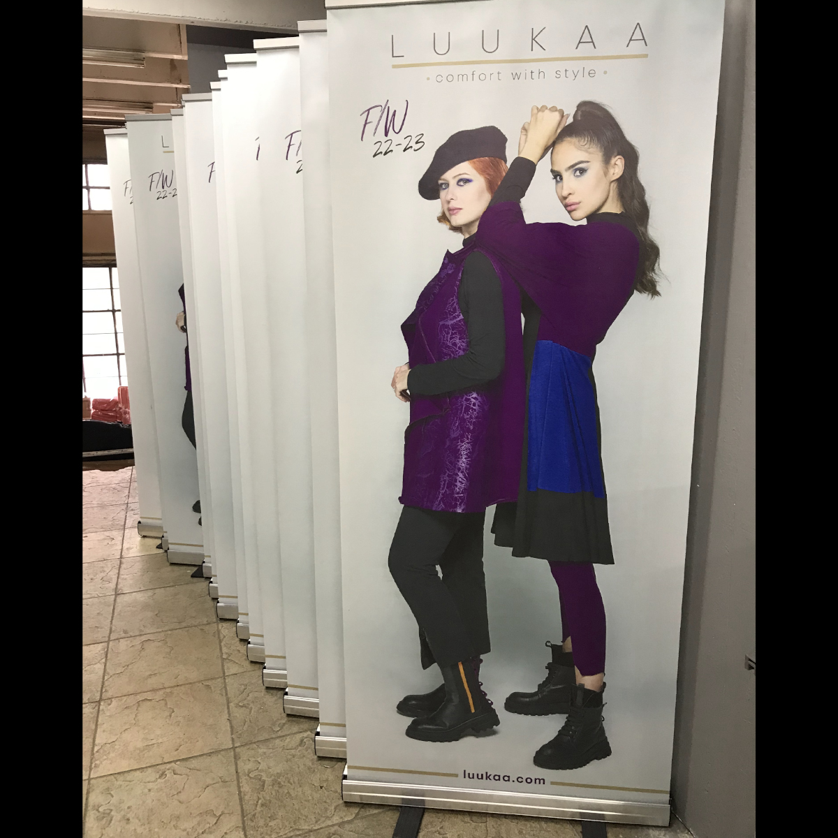 Roll-up X-banner